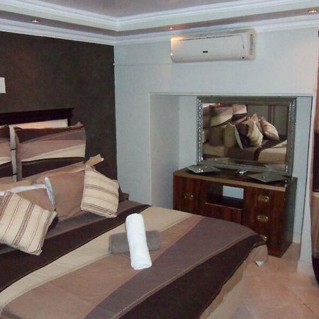 פרטוריה Desert Oasis Lodge מראה חיצוני תמונה